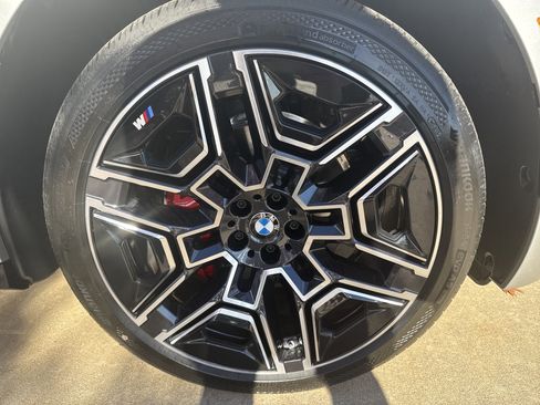 New 2026 BMW iX xDrive60 image 27