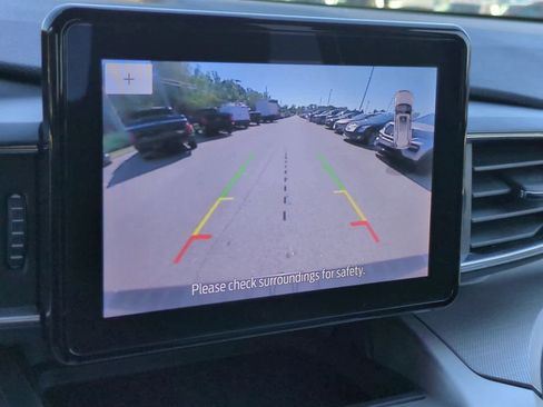 Used 2022 Ford Explorer XLT w/ Equipment Group 202A image 29