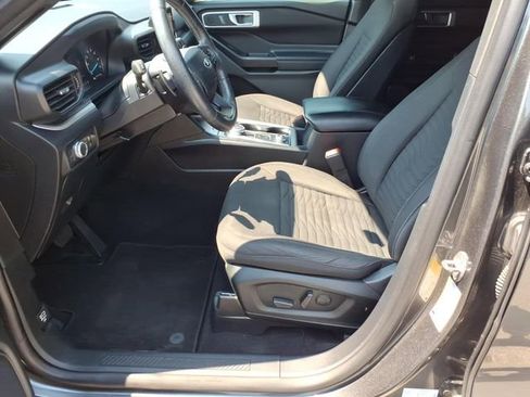 Certified 2020 Ford Explorer XLT w/ Comfort Package AWD/4WD image 16
