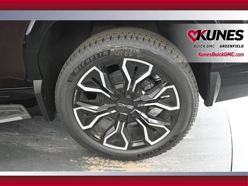 New 2025 GMC Sierra EV Denali AWD/4WD image 12