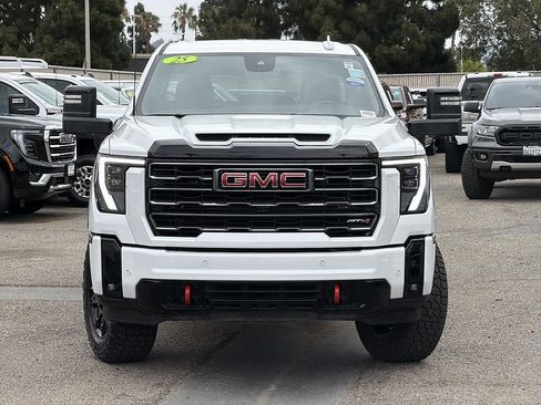 Used 2025 GMC Sierra 2500 AT4 AWD/4WD image 2