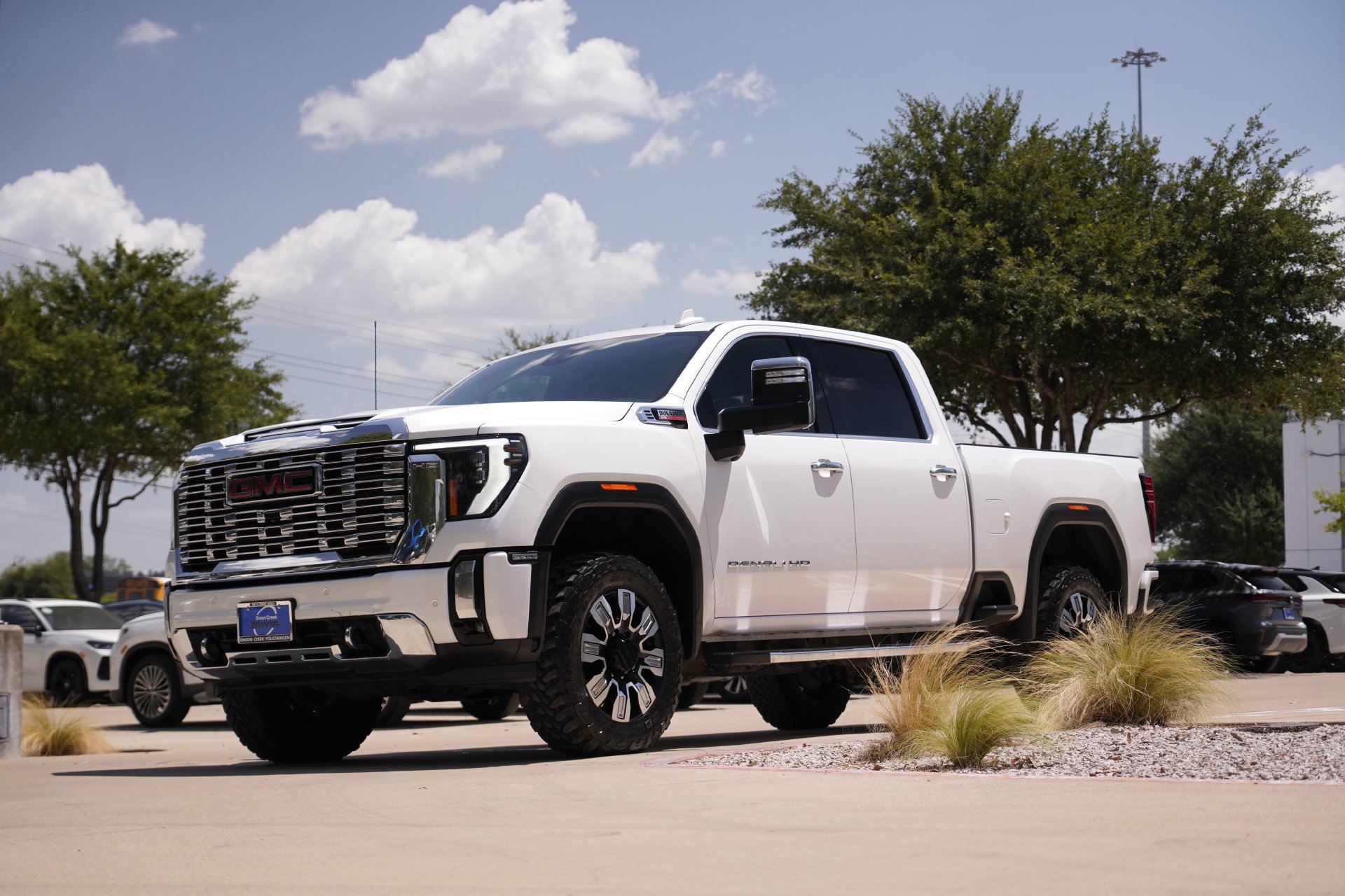 Used 2024 GMC Sierra 2500 Denali w/ Denali Reserve Package AWD/4WD image 9