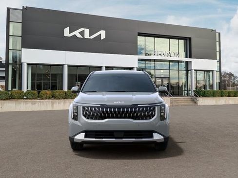 New 2026 Kia Carnival EX FWD image 3