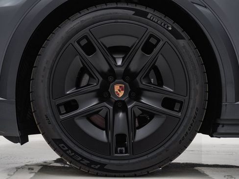 New 2026 Porsche Cayenne Electric AWD/4WD image 13