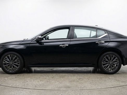 Used 2025 Nissan Altima 2.5 SV image 5