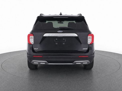 Used 2024 Ford Explorer XLT w/ Equipment Group 202A AWD/4WD image 8