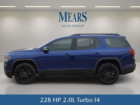 Used 2023 GMC Acadia SLE w/ Driver Convenience Package image 3