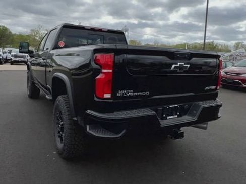 New 2026 Chevrolet Silverado 2500 ZR2 AWD/4WD image 7