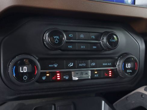 Used 2024 Ford Bronco Outer Banks w/ Sasquatch Package AWD/4WD image 16
