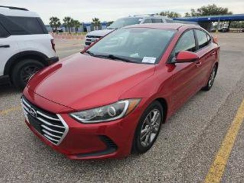 Used 2017 Hyundai Elantra SE image 1