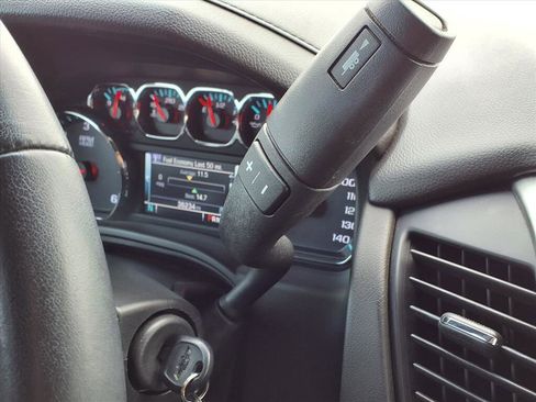 Used 2020 Chevrolet Suburban LS image 18