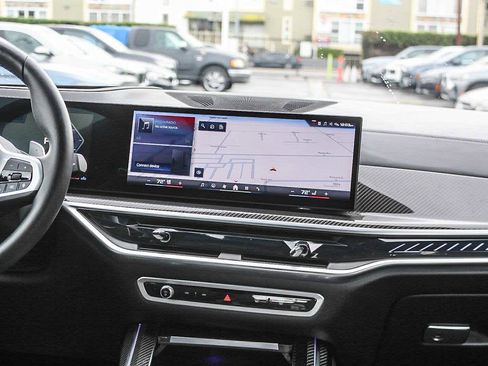 Used 2026 BMW X7 M60i image 13