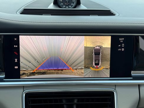 Used 2023 Porsche Panamera 4S w/ Sportdesign Package image 34