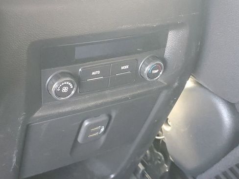 Certified 2023 Chevrolet Traverse LT FWD image 12