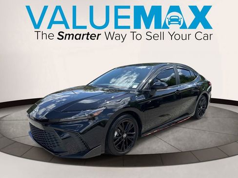 Used 2025 Toyota Camry SE FWD image 8