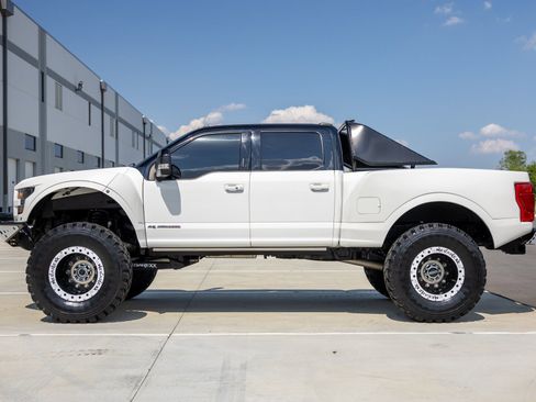 Used 2022 Ford F250 Lariat w/ Lariat Ultimate Package AWD/4WD image 11