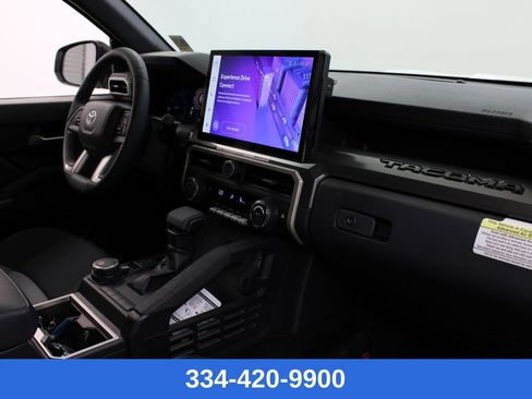 Used 2025 Toyota Tacoma TRD Sport image 21