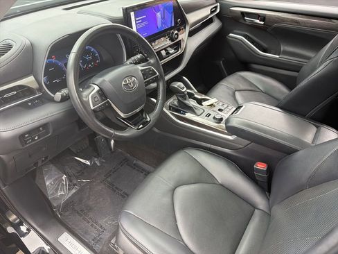 Used 2023 Toyota Highlander Limited AWD/4WD image 10