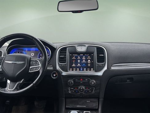 Used 2019 Chrysler 300 Touring L w/ Quick Order Package 22F image 18