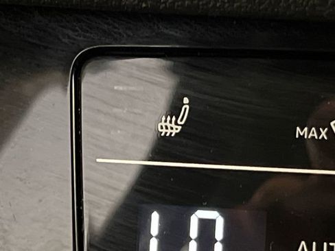 Certified 2025 Volkswagen Jetta Sport image 26