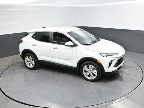 Used 2025 Buick Encore GX Preferred AWD/4WD image 36