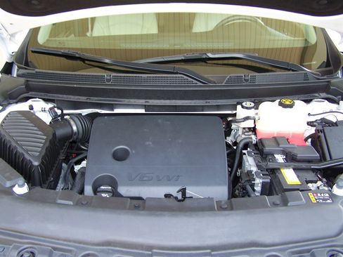 Used 2021 Buick Enclave Essence FWD image 40