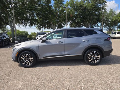 Used 2024 Kia Sportage EX FWD image 5
