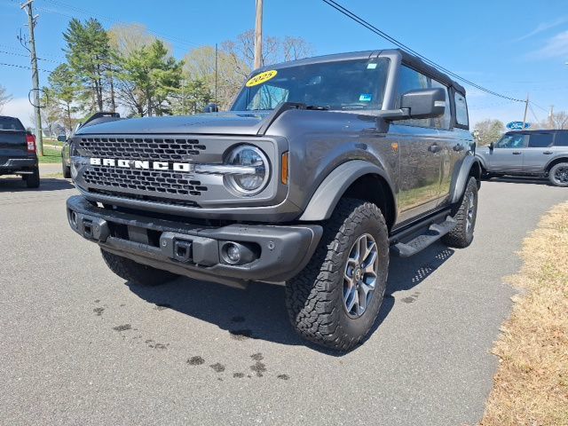 Used 2025 Ford Bronco Badlands AWD/4WD image 8
