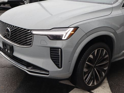 Used 2025 Volvo XC90 B6 Plus image 6