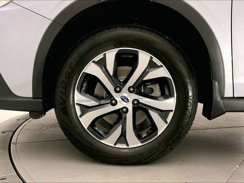 Used 2021 Subaru Outback Limited XT w/ Popular Package #2 AWD/4WD image 8