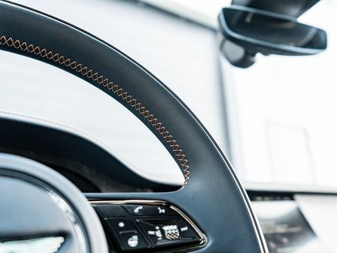 Certified 2025 Bentley Flying Spur Plug-In Hybrid AWD/4WD image 32