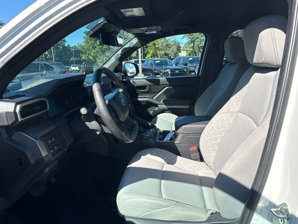 Certified 2024 Toyota Tacoma SR5 AWD/4WD image 18