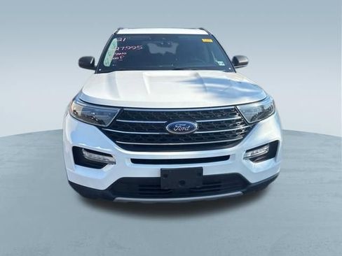 Used 2021 Ford Explorer XLT w/ Equipment Group 202A AWD/4WD image 2