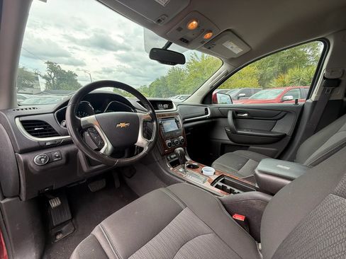 Used 2013 Chevrolet Traverse LT w/ LPO, 'HIT The Road' Package AWD/4WD image 10