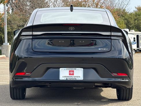 New 2026 Toyota Prius Plug-In Hybrid FWD image 5