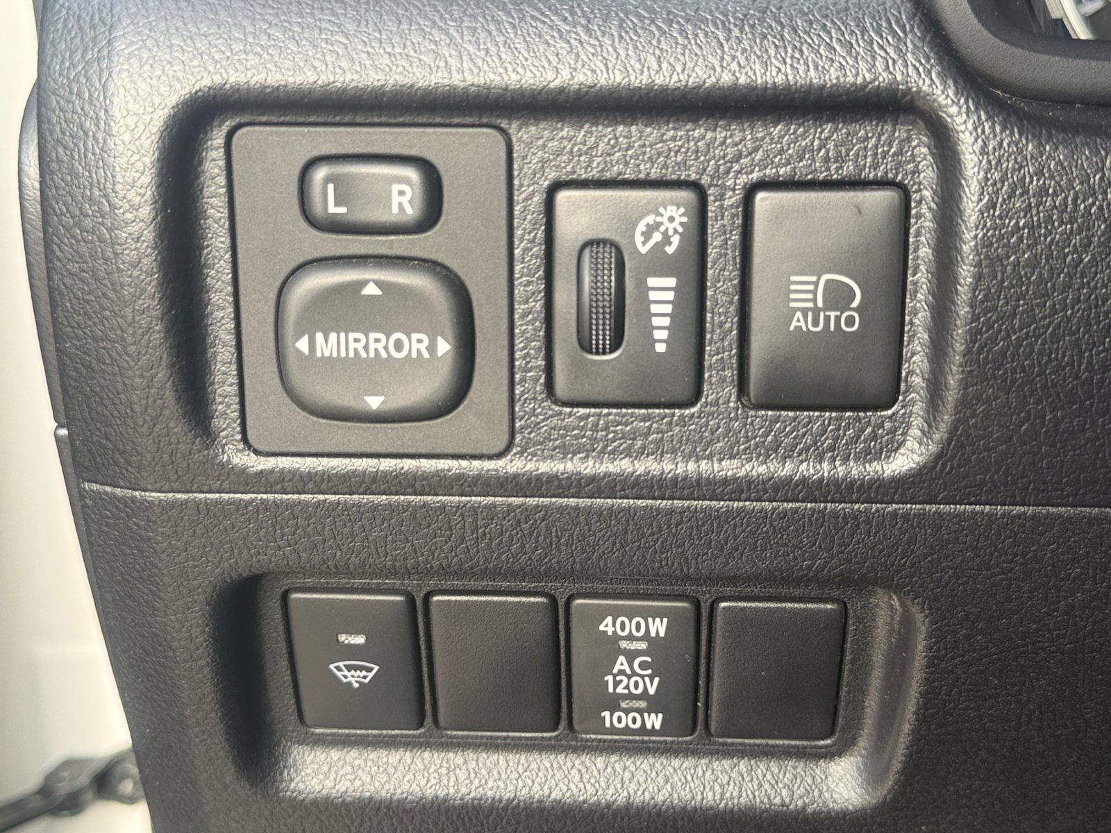 Used 2020 Toyota 4Runner Venture w/ Moonroof Package AWD/4WD image 22