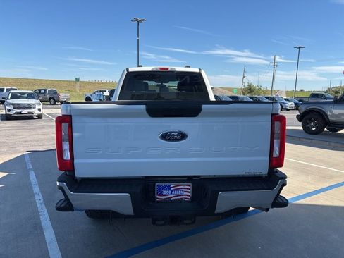 Used 2023 Ford F350 XL w/ Camper Package image 4