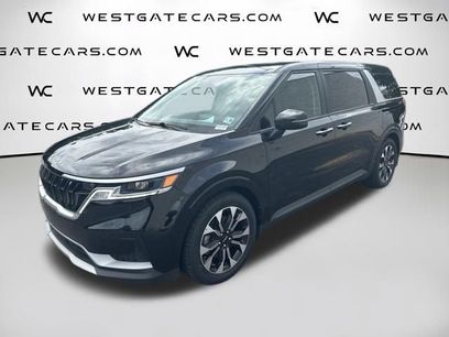 Used 2022 Kia Carnival EX