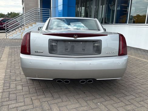 Used 2007 Cadillac XLR RWD image 4