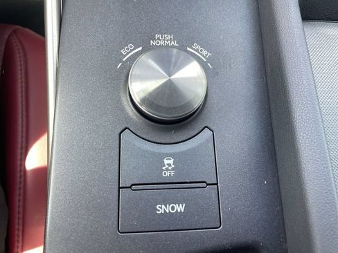 Used 2017 Lexus IS 200t RWD image 17