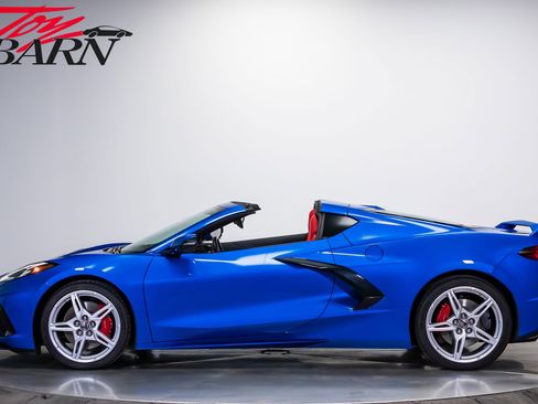Used 2020 Chevrolet Corvette Stingray Preferred Cpe w/ 2LT Preferred Equipment Group RWD image 2