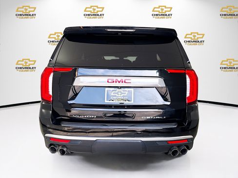 Used 2022 GMC Yukon Denali AWD/4WD image 6