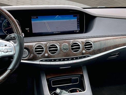 Used 2018 Mercedes-Benz S 560 4MATIC Sedan image 5