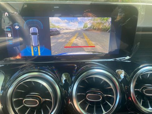 New 2026 Mercedes-Benz GLB 250 4MATIC image 14