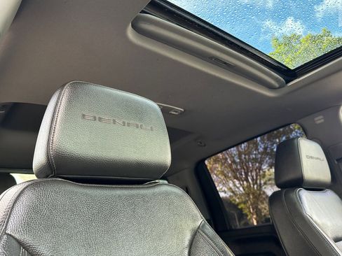 Used 2021 GMC Sierra 2500 Denali w/ Denali Ultimate Package image 18