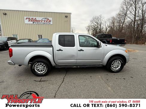 Used 2015 Nissan Frontier SV image 12