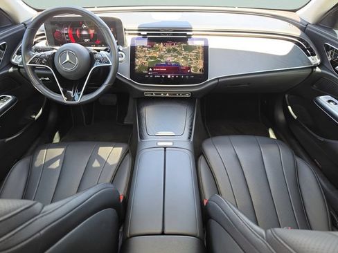 Used 2025 Mercedes-Benz E 350 4MATIC Sedan image 15