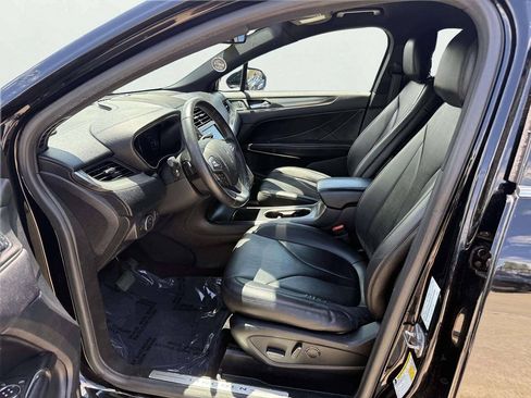 Used 2017 Lincoln MKC Premiere FWD image 10