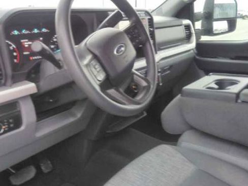 Used 2024 Ford F250 XLT image 3