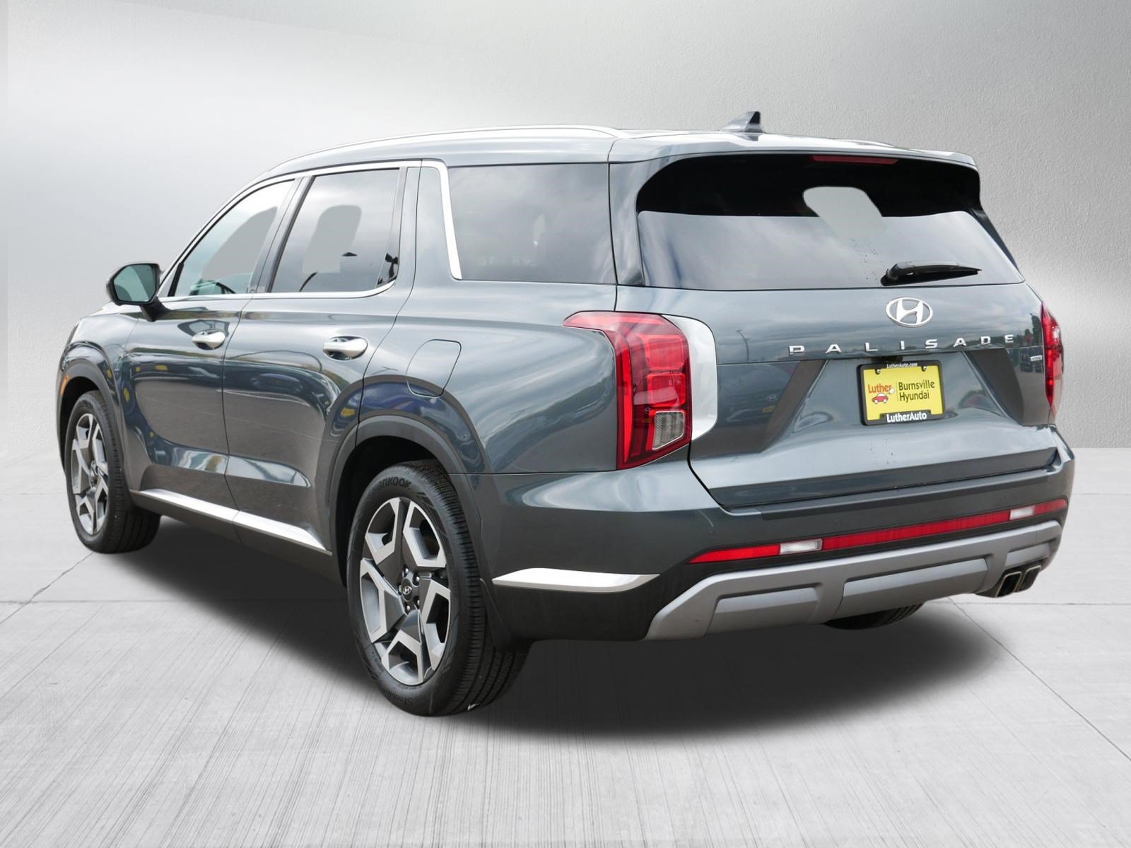 Certified 2023 Hyundai Palisade Limited w/ Cargo Package AWD/4WD image 5